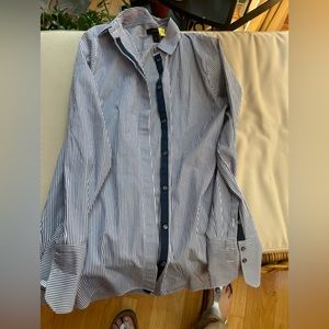 J crew Women Shirt GREAT condition and dry cleaned! Size 0.